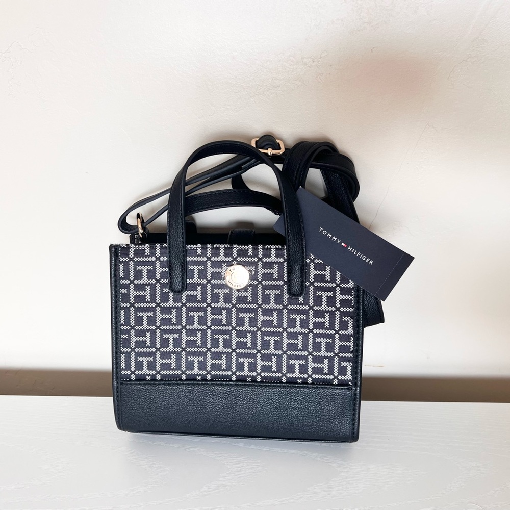 NWT Tommy Hilfiger Crossbody